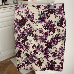 Ann Taylor pencil skirt. Size 0.